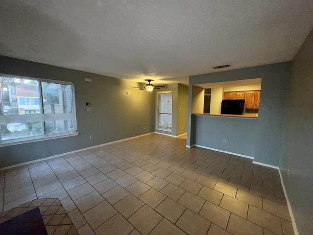 Building Photo - 2307 Balsam Dr
