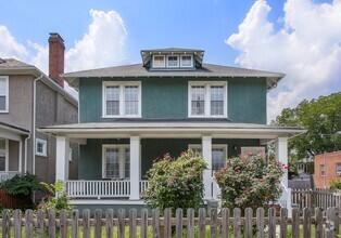 Building Photo - Stylish and Spacious: Renovated 5-Bedroom ...