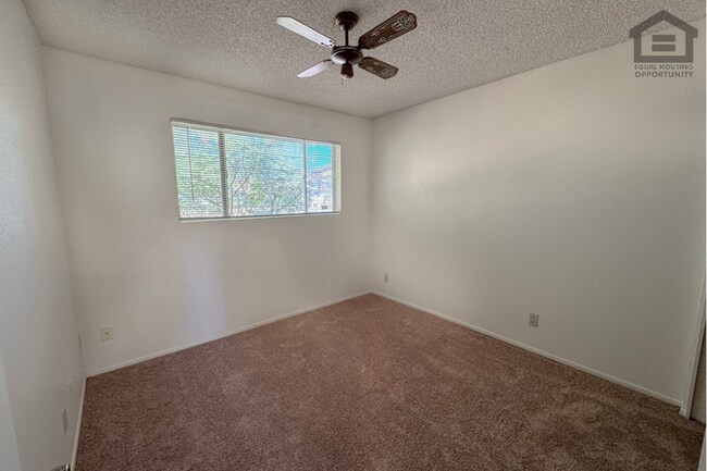 Building Photo - 3Bed/2Bath House at 55th Ave/Peoria Ave! Ready for Immediate Move-In! – NO HOA!