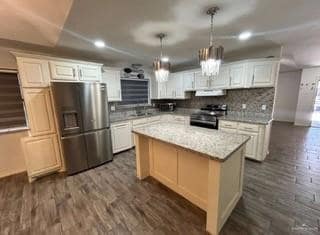 Building Photo - 25 Cll Tulipan