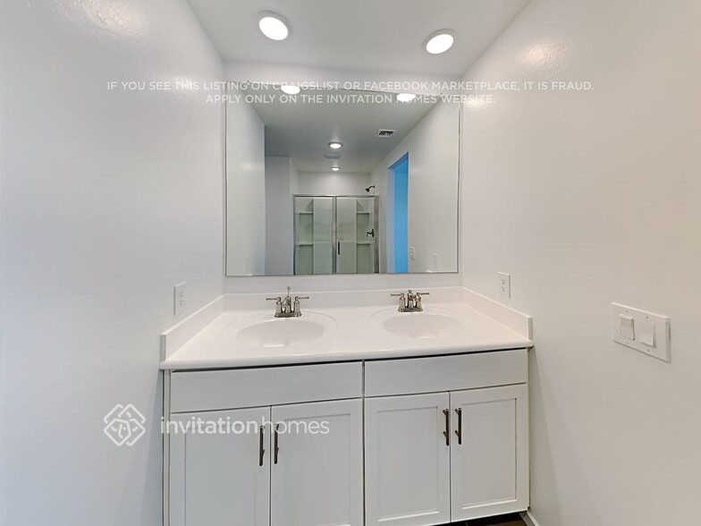 Building Photo - 40471 W Sunland Dr