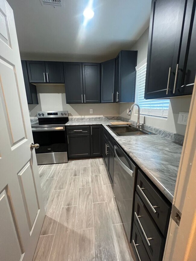 Building Photo - 4011 S 24th St