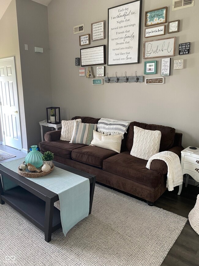 Building Photo - 8362 Enclave Blvd