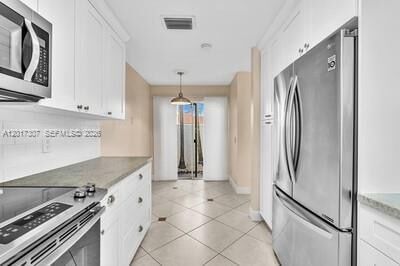 Building Photo - 1395 Cottonwood Cir