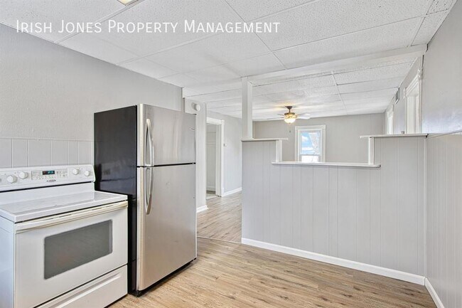 Primary Photo - 152 Stevens St