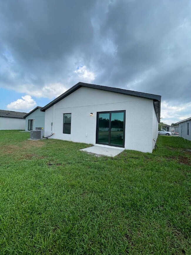Building Photo - 5665 Deep River Ave