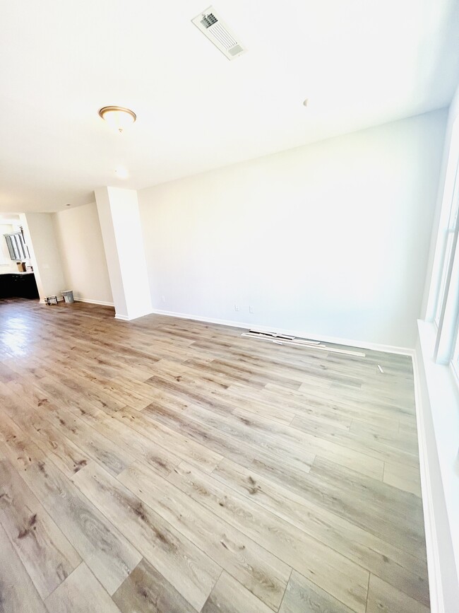 Building Photo - 106 Hickory Plns Rd