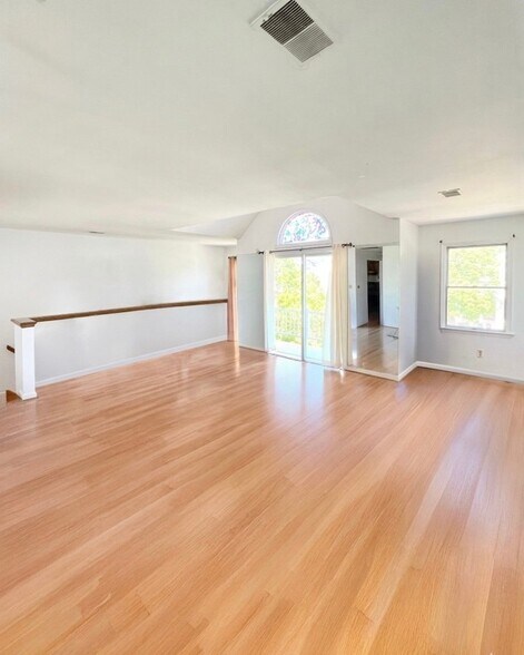 Building Photo - 85 Grieco Dr