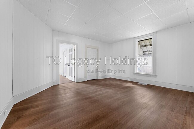 Building Photo - 502 Cottage Ave