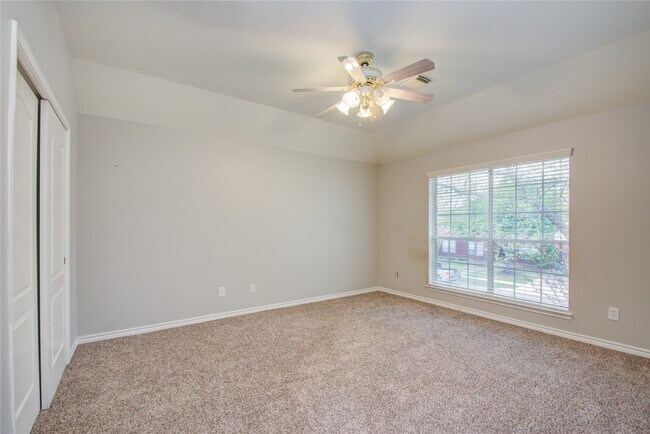 Building Photo - 411 Green Stone Ct