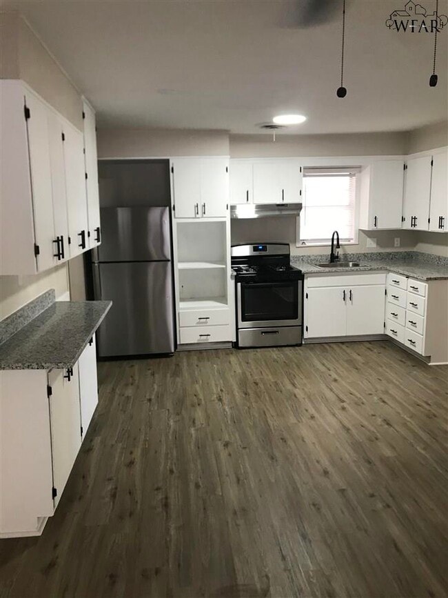 Building Photo - 3009 AVENUE Q B Ave