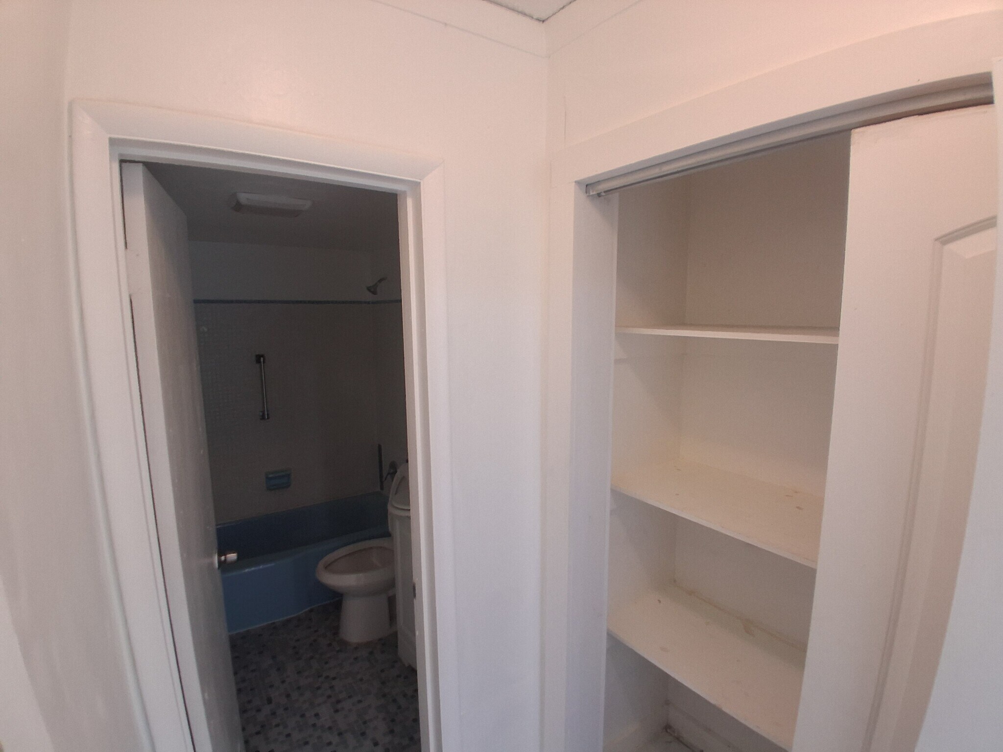 Building Photo - 1605 NE Miami Gardens Dr