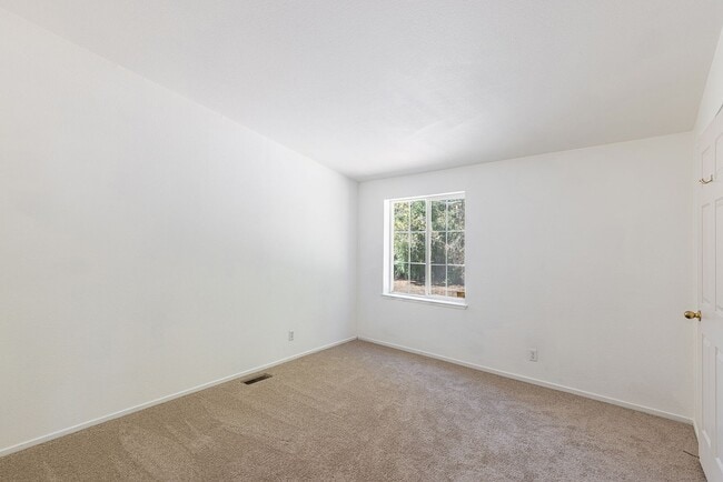 Building Photo - TENTATIVELY RENTED Rare Home, 3 Bedrooms, 2 Bathrooms, Rural Setting