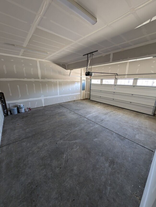 Building Photo - 1320 SW Pendleton Way