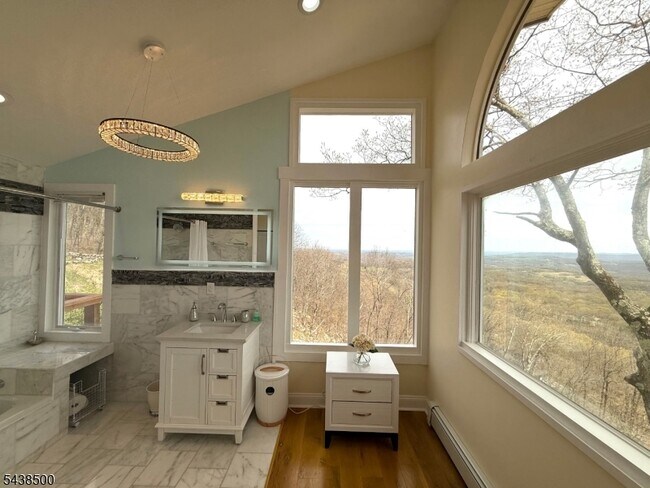 Building Photo - 20 Upper Mountain Rd