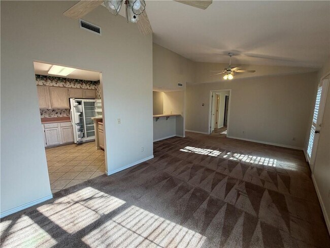 Building Photo - 706 Meghan St