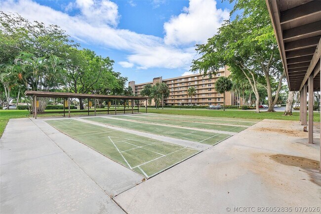 Building Photo - 4550 NW 18th Ave