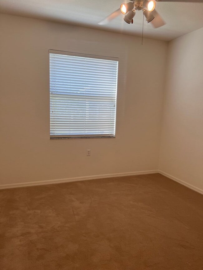 Building Photo - 8470 Kingbird Loop