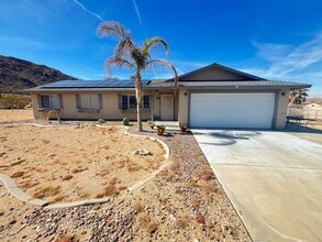 Building Photo - 3 Bedroom 2 bath Home in 29 Palms