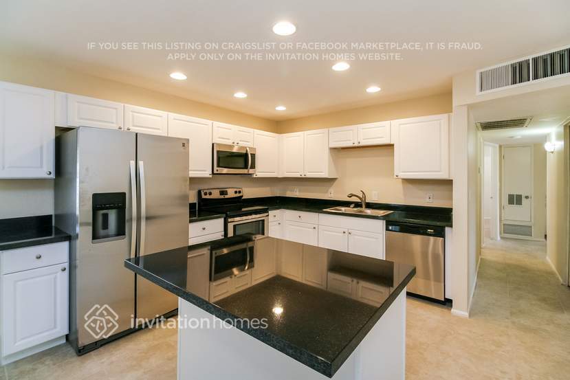 Building Photo - 7420 E Belleview St