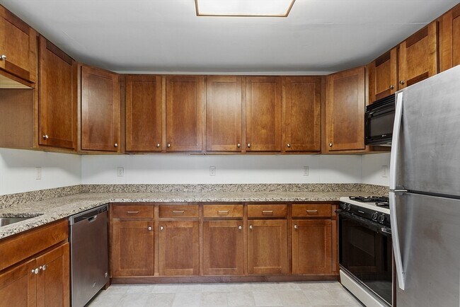 Building Photo - 93 Upham St