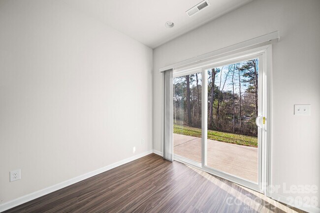 Building Photo - 715 Lackey St