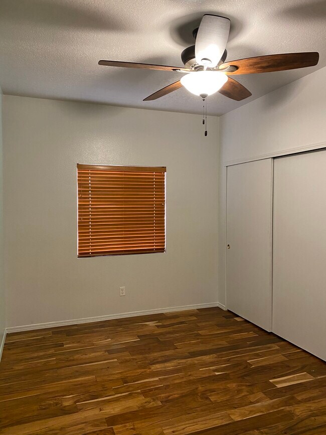 Building Photo - 1132 Casa Tomas Rd NE