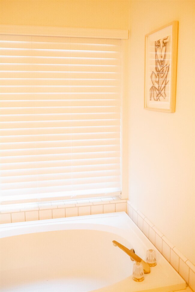 Building Photo - 2120 Boyden Dr