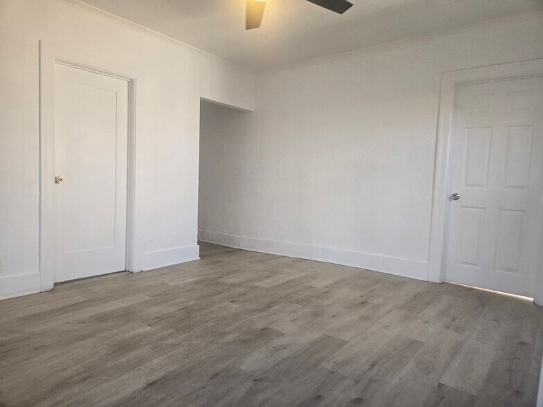 Building Photo - 331 W 49th St