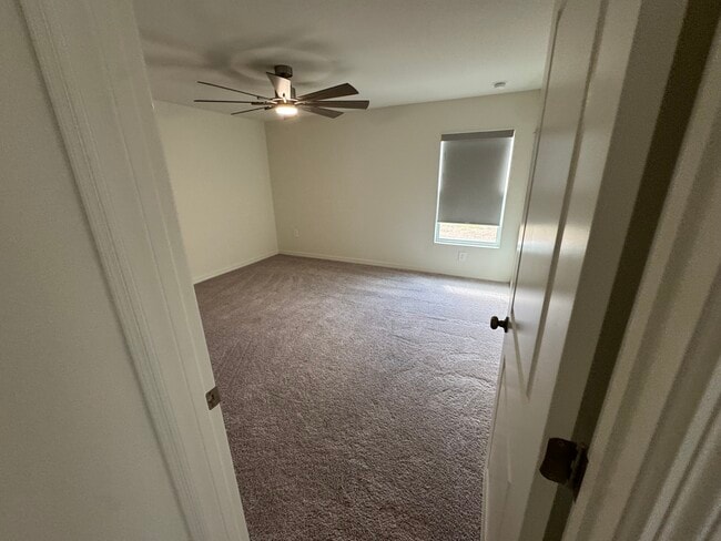 Building Photo - 27101 N Twin Lakes Dr