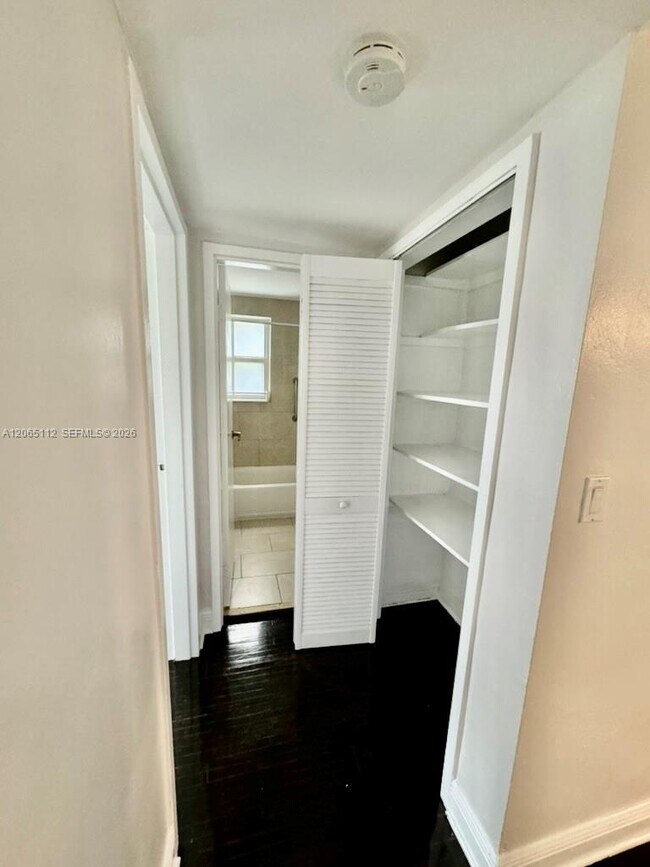 Building Photo - 7740 SW 54th Ct