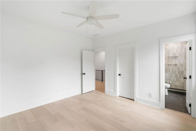 Building Photo - 312 Meadow Dr