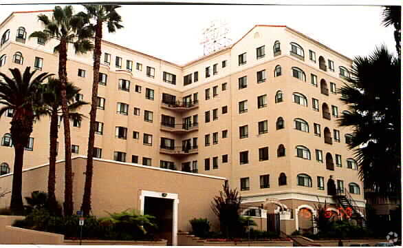 Building Photo - Castle Argyle Apartments