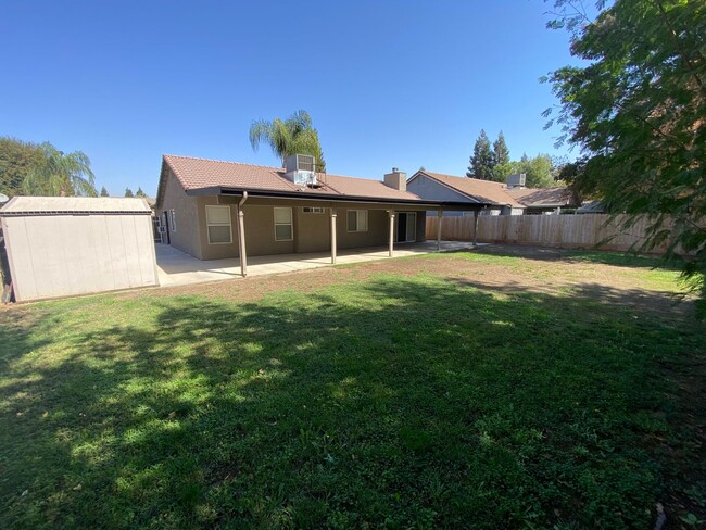 Building Photo - Cozy NW Visalia Home Rent Ready!