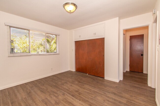 Building Photo - Charming 1 Bedroom / 1 Bath Apartment in Kensington w/ Garage