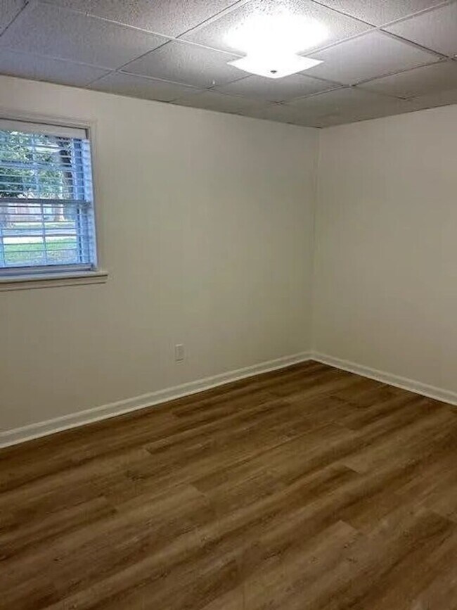 Building Photo - GORGEOUS RENOVATED HOME