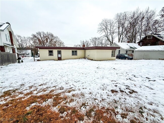 Building Photo - 1635 Goodyear Blvd