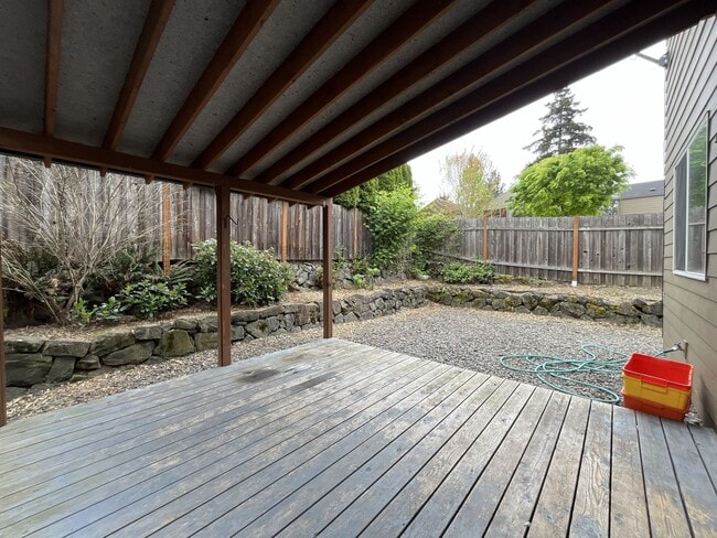 Building Photo - Charming 3 Bedroom, 2.5 Bathroom Home with Large Living Room, Tall Windows, Island Kitchen, and A...