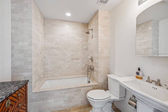 Building Photo - 110 Rose Hill Rd