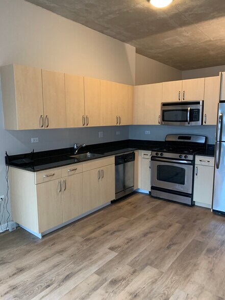 Kitchen - 235 W Van Buren St