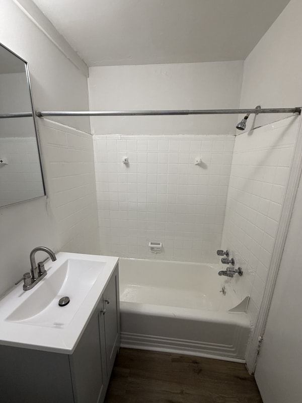 Building Photo - 2076 Elm Ave