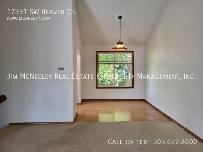 Building Photo - 17391 SW Beaver Ct