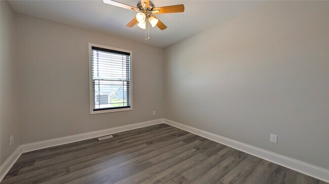 Building Photo - 1117 Baseball Dr