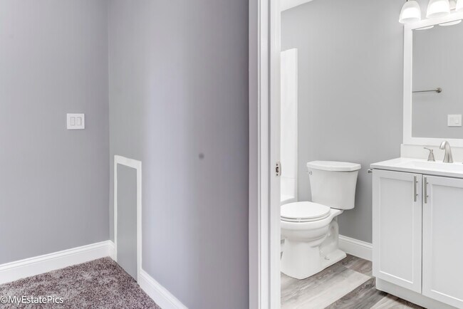 Building Photo - 43449 Arbor Way W