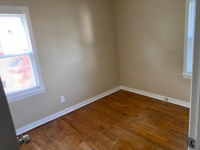 Building Photo - 1681 Sunset Ave