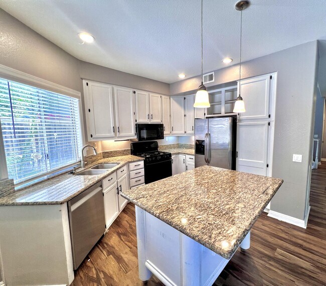 Building Photo - 45354 Tesiben Ct