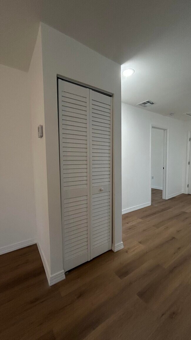 Building Photo - 1601 N 17th St