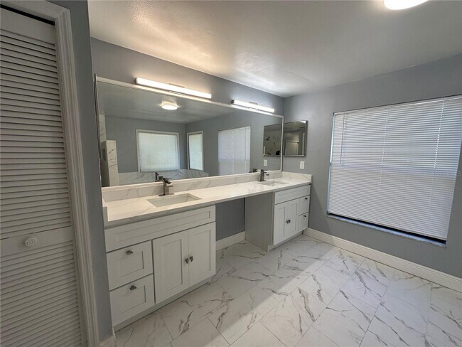 Building Photo - 7846 Snowberry Cir