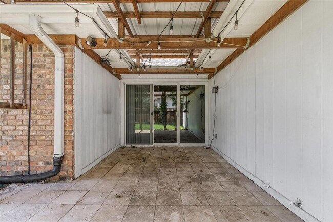 Building Photo - 715 E Ridge St