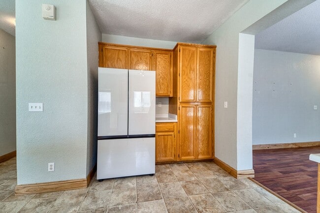 Building Photo - North Yuba City 3 bd 2 bath Home with solar
